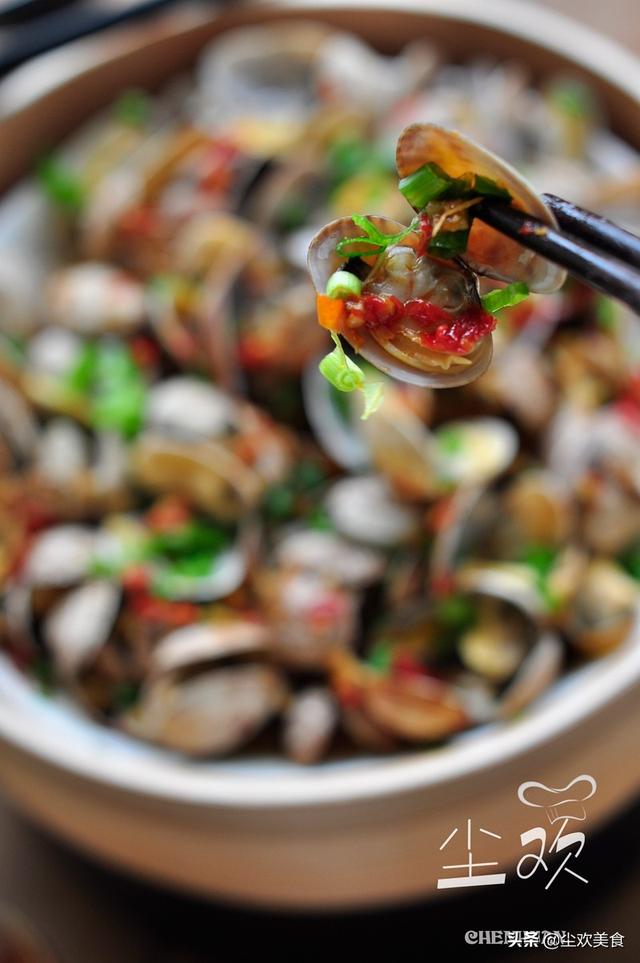 这种廉价的小贝壳在海边到处都是，最简单的做法秒变好吃的下酒菜