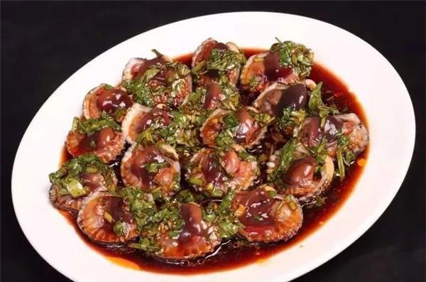 曾被称为中国十大禁菜之一，制作方式残忍，吃它像是回到原始生活