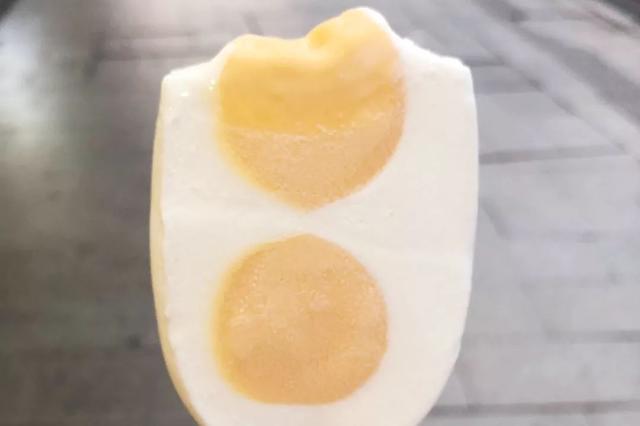 双蛋黄棒冰、喵爪杯、香蕉跳跳糖！今夏网红雪糕测评来了！值得一试的是